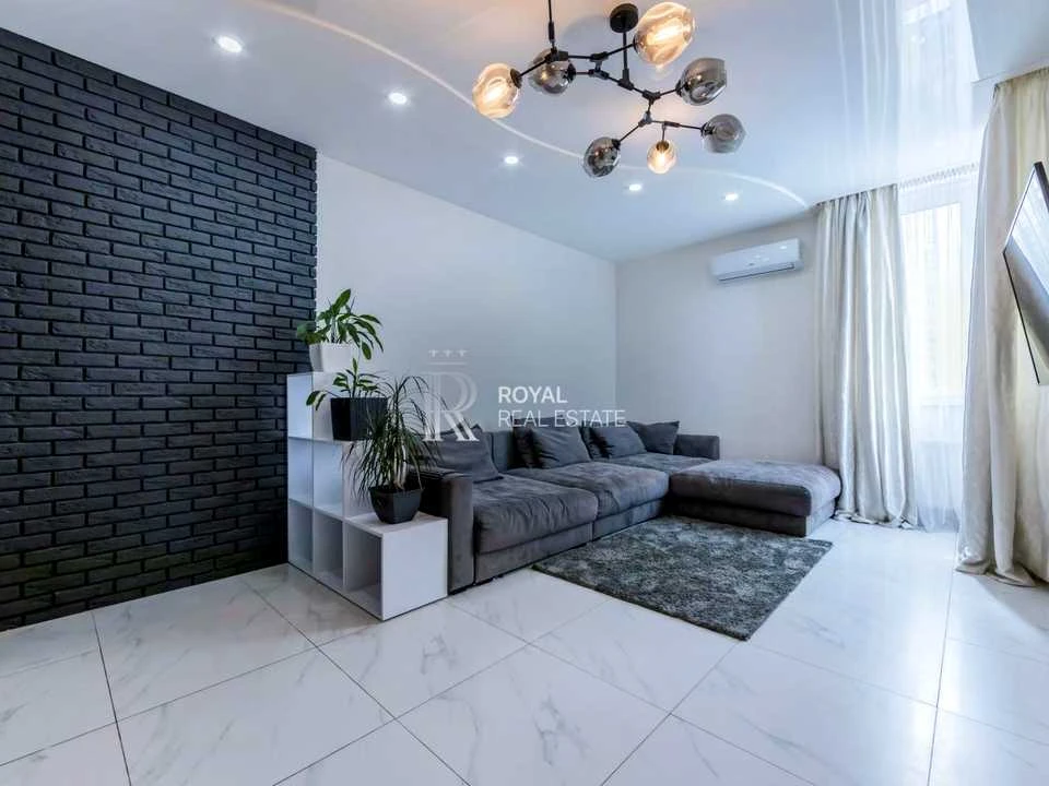 Apartment. Kyiv, Mykhayla Maksymovycha St. (Onufriya Trutenko)