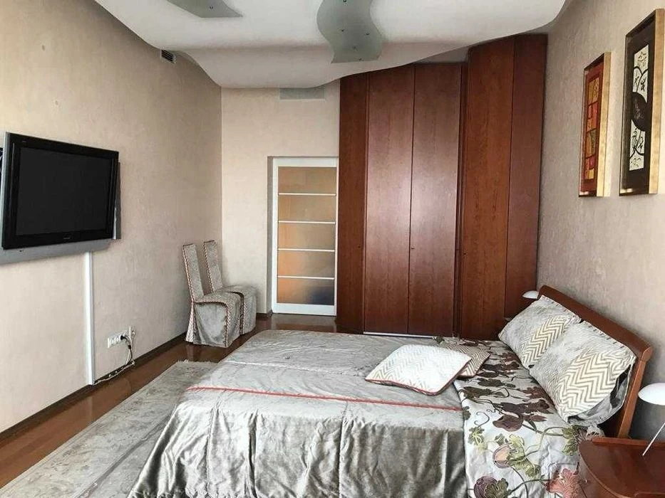 Ковпака 17 Стильна 4 кімнатна квартира з панорамним видом Ки