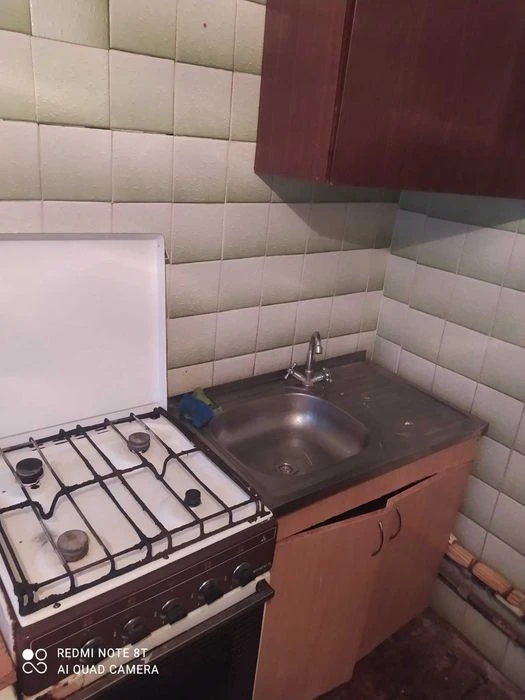For sale 1 room apartment, guest-type, Armeyskaya metro station, 5 min, Oshchep street