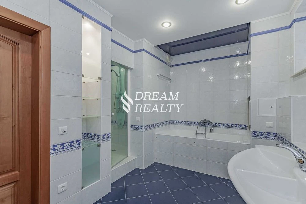 Оренда, вул. Івана Мазепи, 10, 4 кімнати, 155 м², Арсенальна