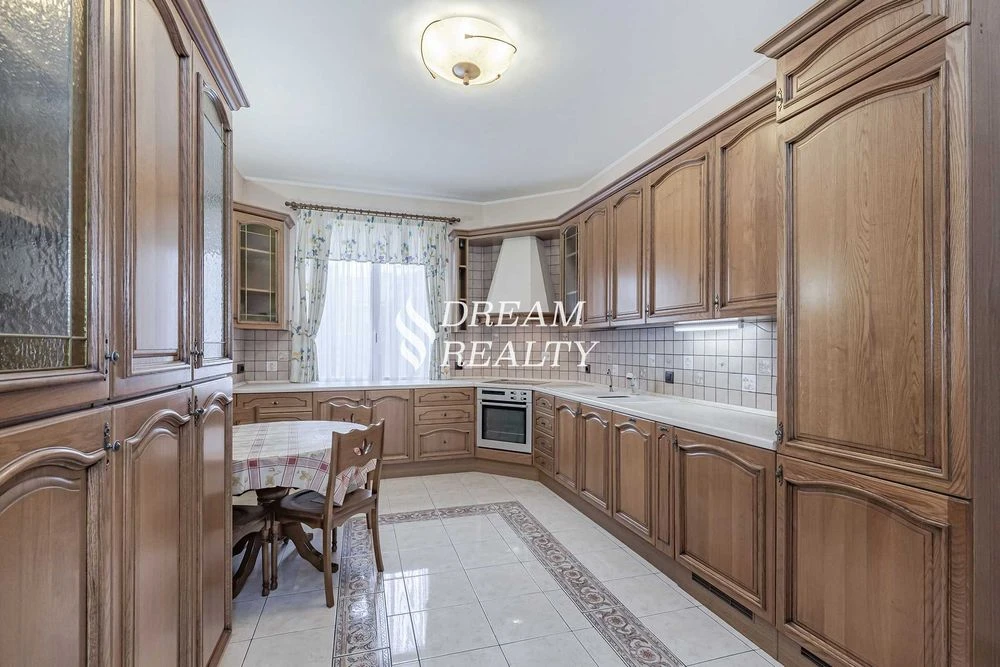 Оренда, вул. Івана Мазепи, 10, 4 кімнати, 155 м², Арсенальна