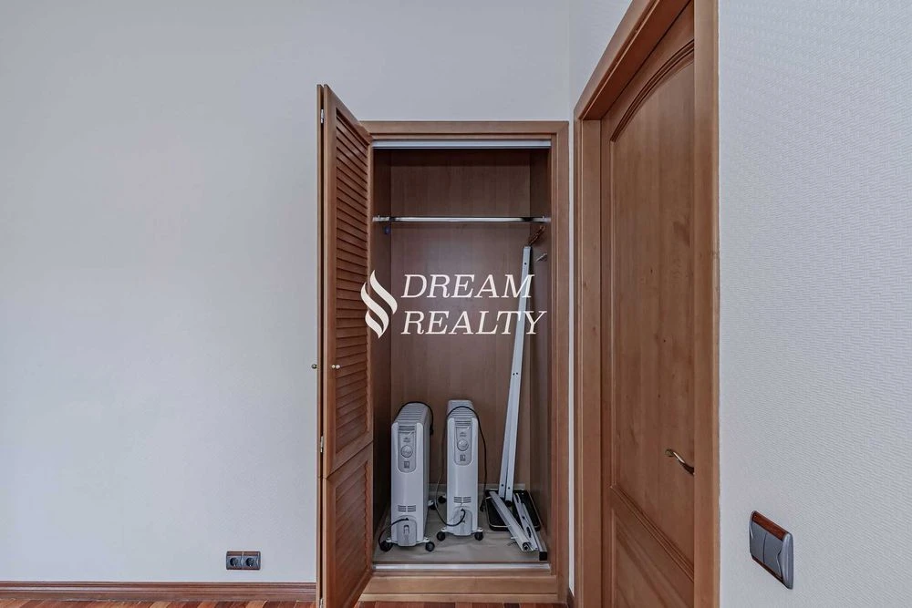 Оренда, вул. Івана Мазепи, 10, 4 кімнати, 155 м², Арсенальна