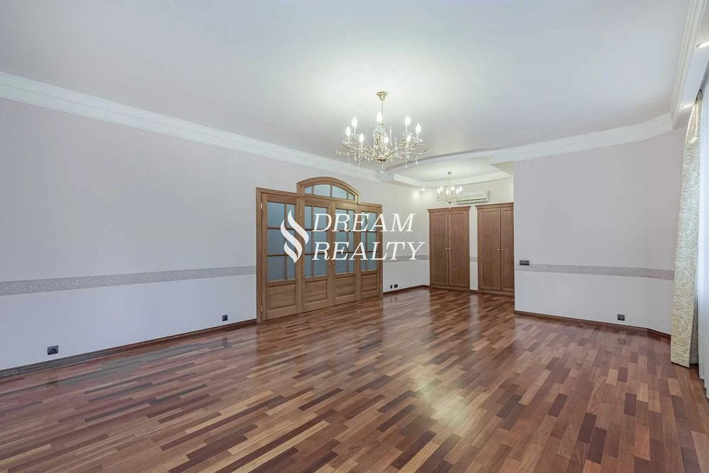 Оренда, вул. Івана Мазепи, 10, 4 кімнати, 155 м², Арсенальна