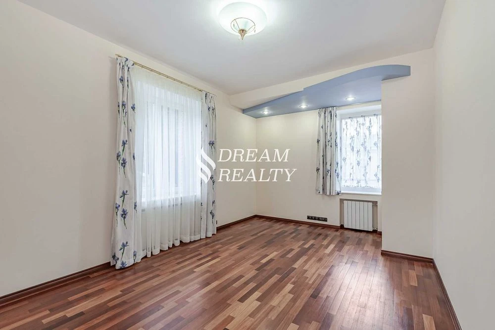 Оренда, вул. Івана Мазепи, 10, 4 кімнати, 155 м², Арсенальна