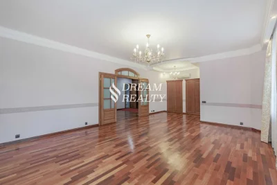 Оренда, вул. Івана Мазепи, 10, 4 кімнати, 155 м², Арсенальна