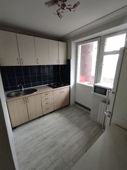 Продам 1 кім квартиру центр