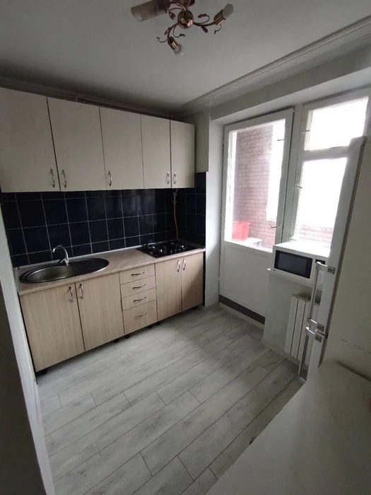 Продам 1 кім квартиру центр