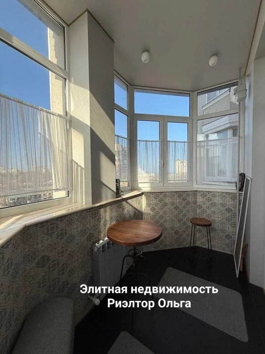 Сдам дизайнерскую квартиру ЖК "Каркашадзе"/ ул Довженко /Фра