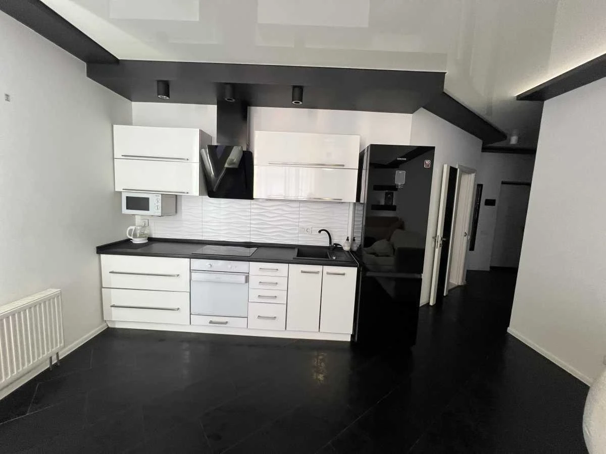 Sale of a 2-room apartment of 67 m², Valery Lobanovskyi about