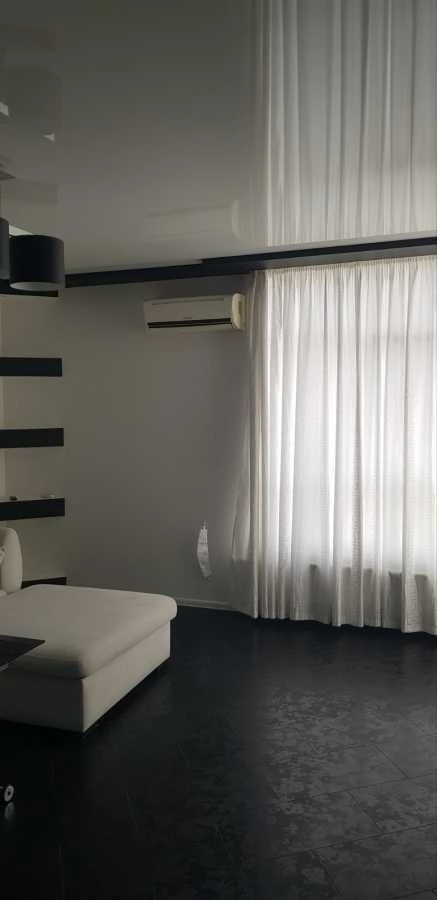 Sale of a 2-room apartment of 67 m², Valery Lobanovskyi about