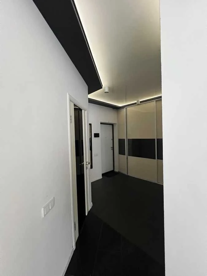 Sale of a 2-room apartment of 67 m², Valery Lobanovskyi about