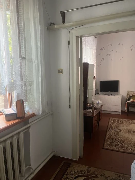 Продаж будинку біля 54 школи