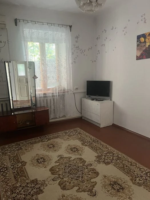 Продаж будинку біля 54 школи