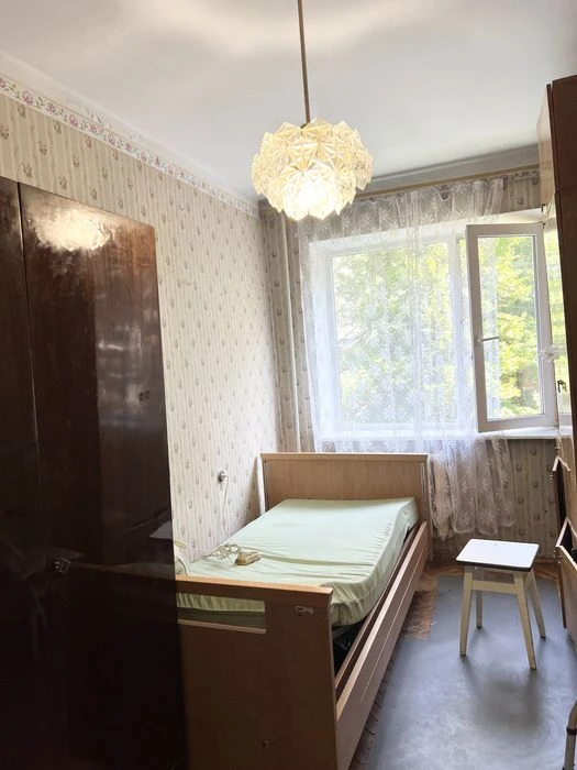 Продається 2 кімнатна квартира біля МакДональдз і ЗУНу