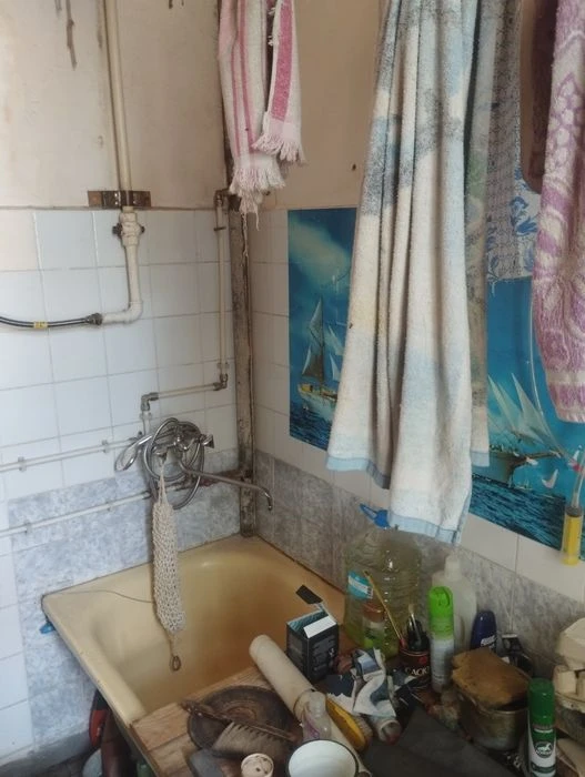 Продам 2 км кв на Артема