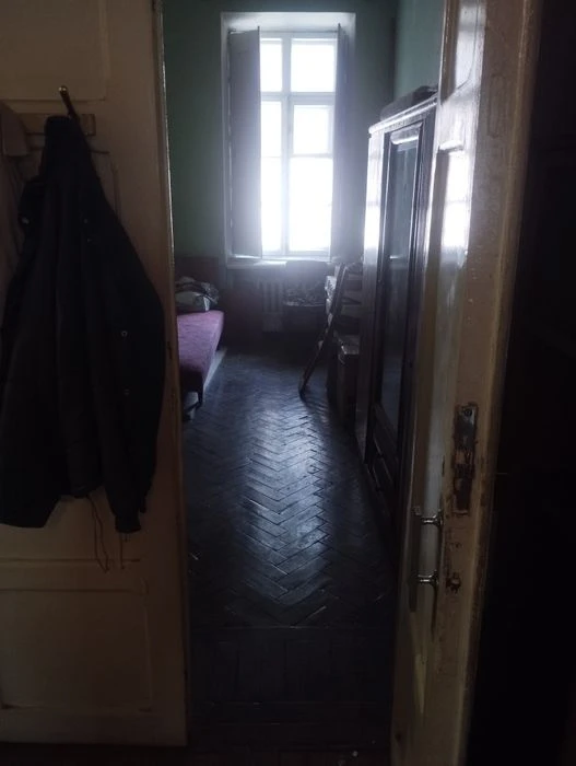 Продам 2 км кв на Артема