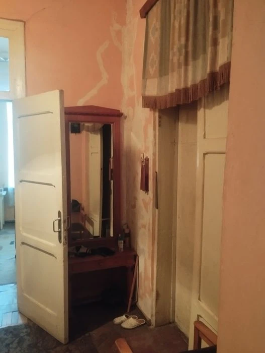 Продам 2 км кв на Артема