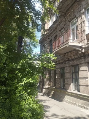 Продам 2 км кв на Артема