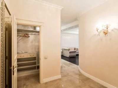Apartment. Odesa, Tinista St.