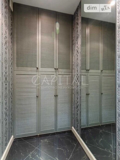 Sale of 3-room apartment 125 sq. m on Konovaltsya Yevhena street • ID