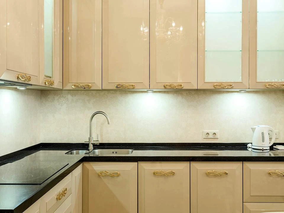 Apartment. Odesa, Tinista St.