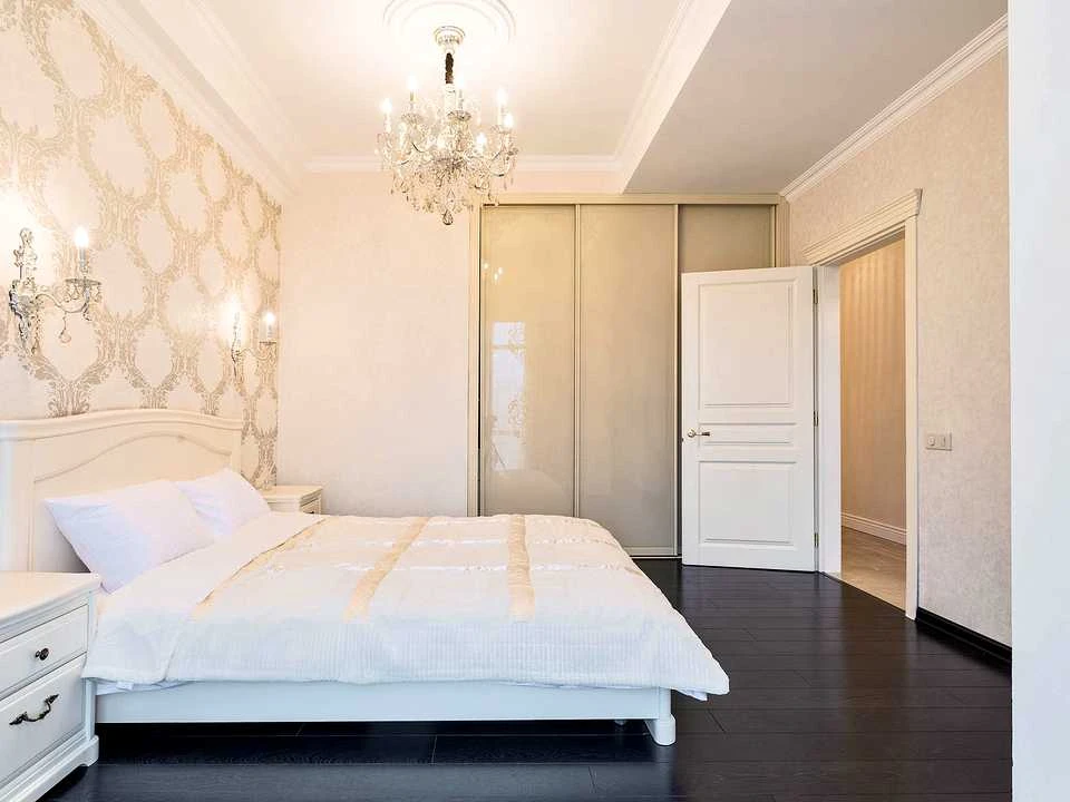 Apartment. Odesa, Tinista St.