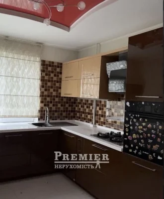 Продам 3 ком с ремонтом на Марсельской.