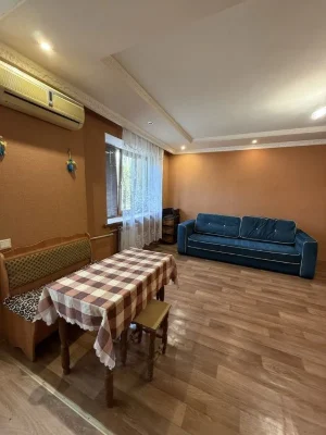 Продам 1 комнатную квартиру . Новые дома , коммунальный рыно