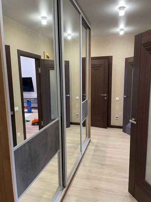 БЕЗ% Продаж 2-кімнатної квартири з ремонтом в ЖК Кришталеві