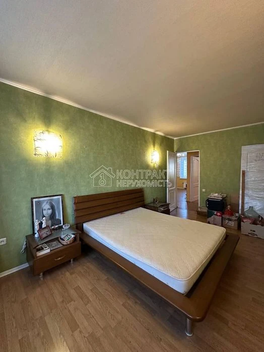 Sale / Apartment / St. Valentinivska, Saltivka, Kharkiv