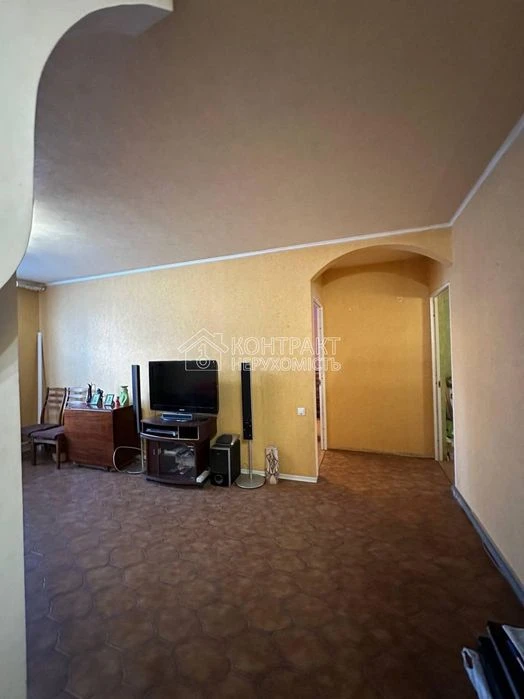 Sale / Apartment / St. Valentinivska, Saltivka, Kharkiv