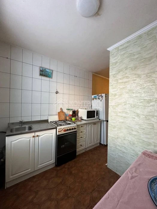 Sale / Apartment / St. Valentinivska, Saltivka, Kharkiv