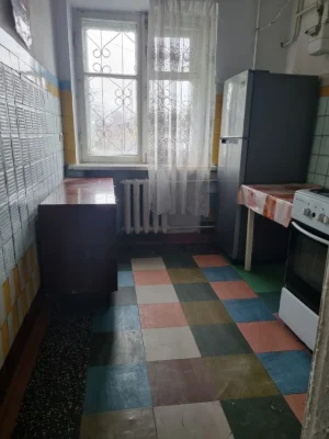 Продам 2ком.квартиру под ваш ремонт.