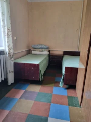 Продам 2ком.квартиру под ваш ремонт.