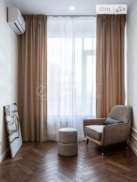 Продаж 4к квартири 145 кв. м на вул. Бусловська 12 • ID 3473