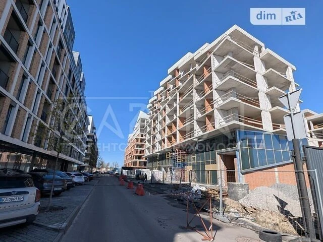 Продаж 3к квартири 169 кв. м на вул. Набережно-Рибальська до