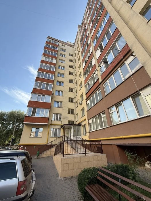 Продається 2-кімнатна квартира