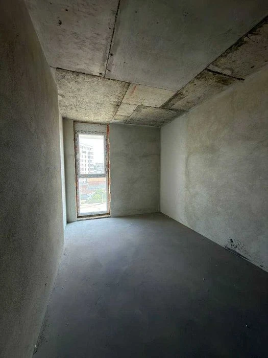 Продаж 1-кімнатної квартири 42,4 м2 з панорамною терасою в Ж