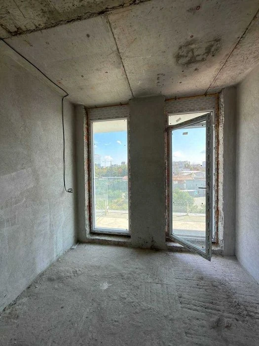 Продаж 1-кімнатної квартири 42,4 м2 з панорамною терасою в Ж