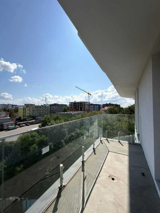 Продаж 1-кімнатної квартири 42,4 м2 з панорамною терасою в Ж