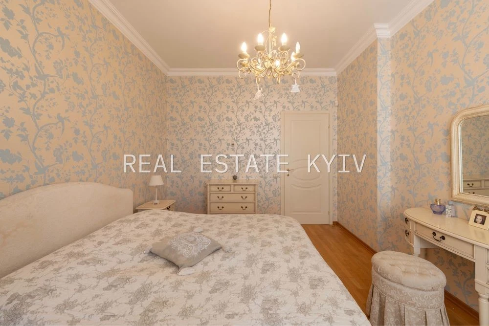 БЕЗ% Оренда 3-кімн квартири на вул Дмитрівська 69