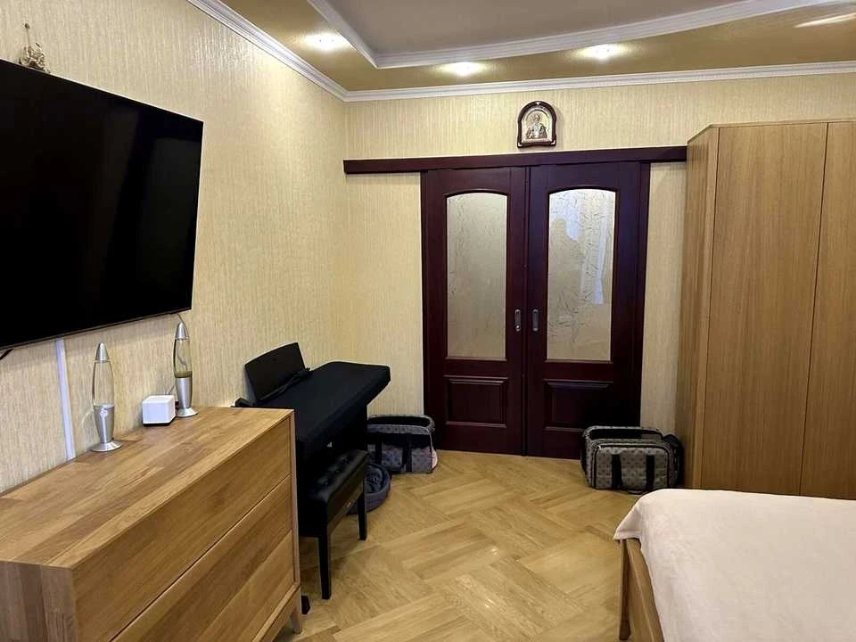 Квартира. Київ, Юлії Здановської вул. (Ломоносова)