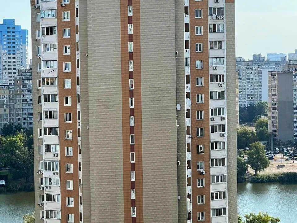 Квартира. Київ, Драгоманова вул.