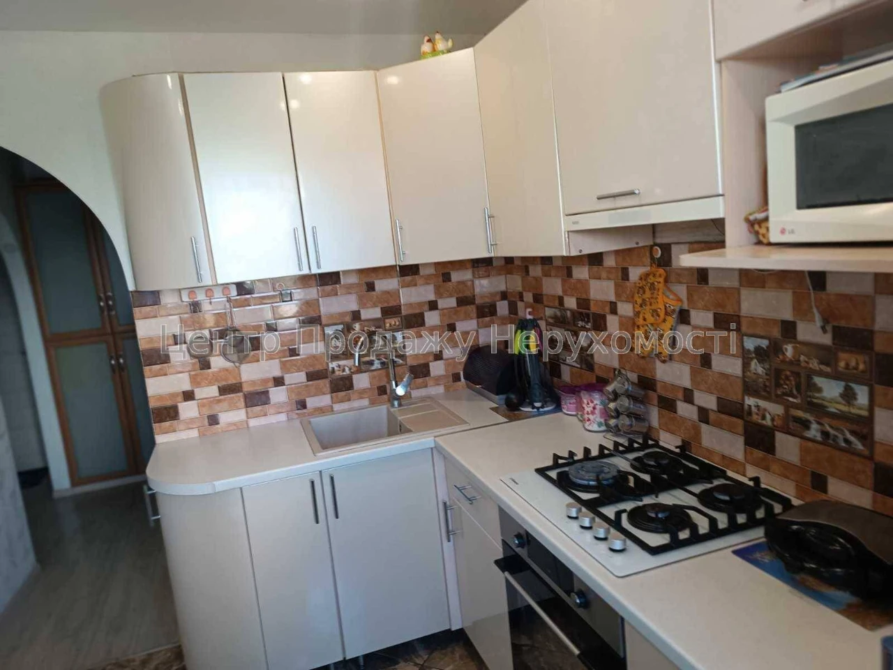 Продаж 2-кімн. квартири, 6/9 пов, 52 м², Київ. Відмінне розт