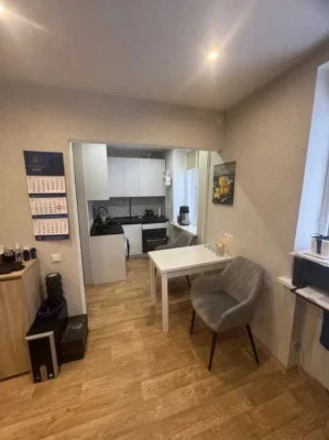 1 room with major renovation in a brick house in the NEZAZHENOST district