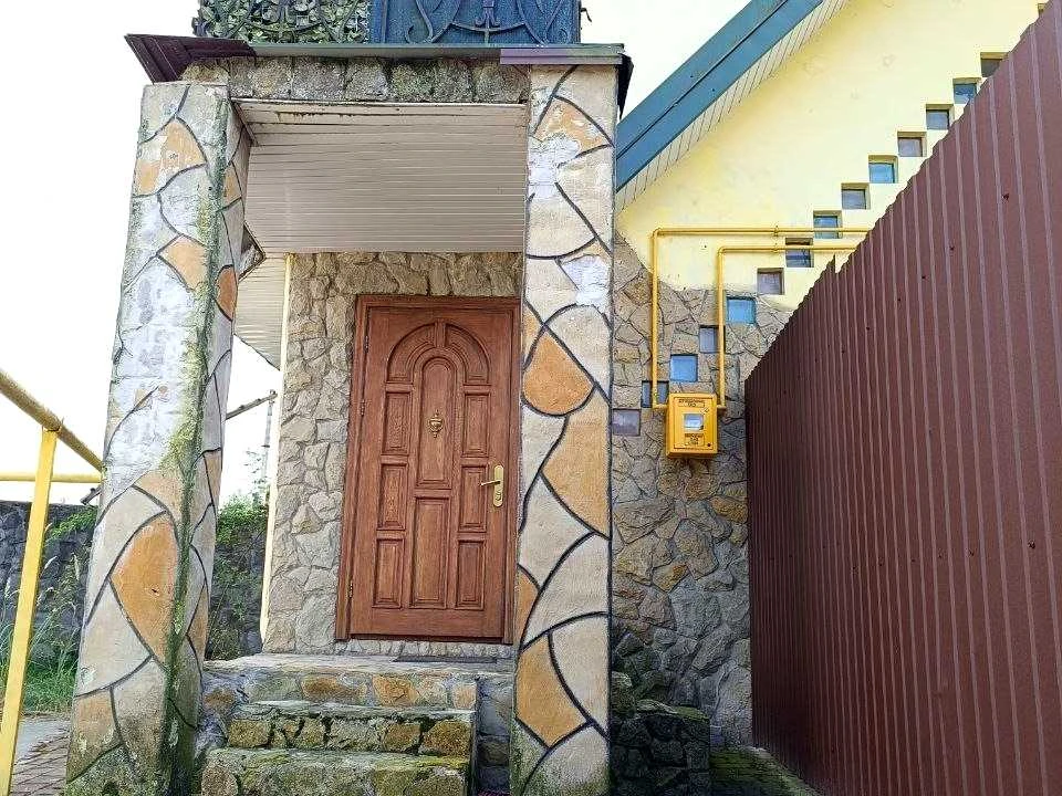Будинок. Львів, Заозерна вул.