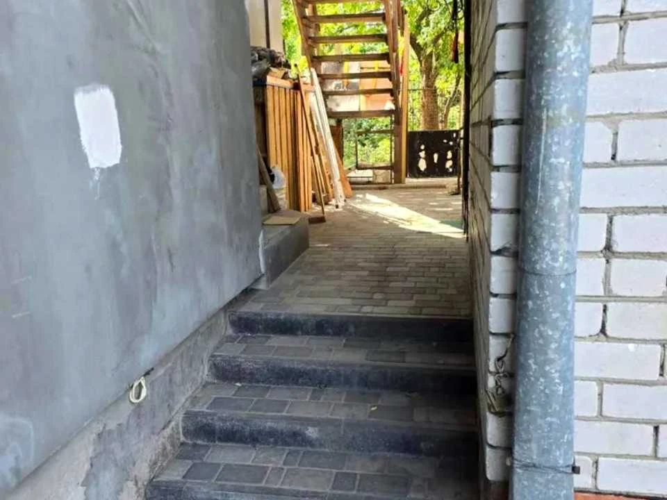 Будинок. Дніпро, Любомира Гузара вул.