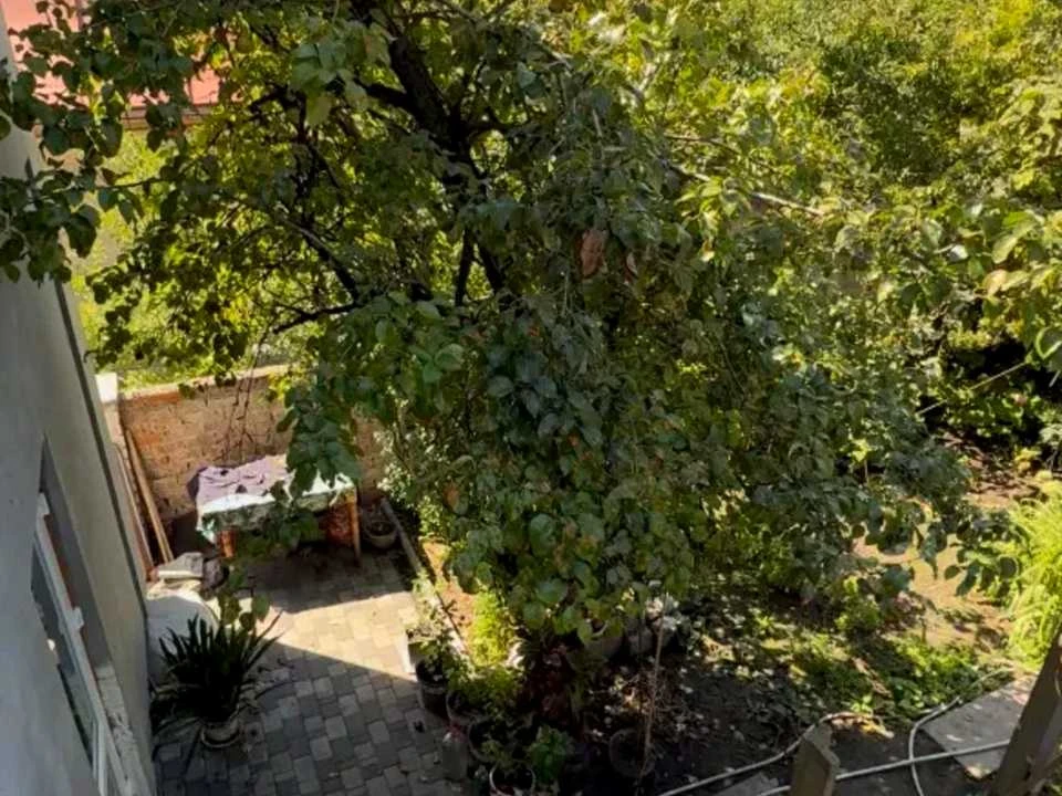 Будинок. Дніпро, Любомира Гузара вул.