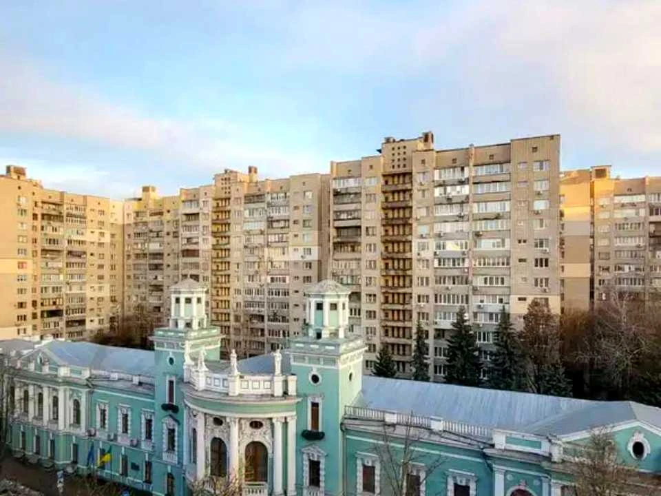Квартира. Київ, Михайла Омеляновича-Павленка вул. (Суворова)