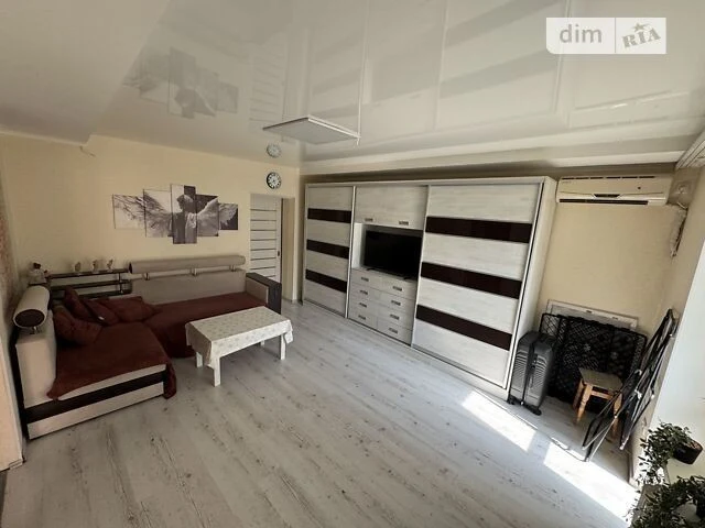 Продаж 2к квартири 45.7 кв. м на просп. Берестейський 12, кв